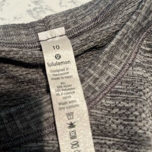 Gray size 10 long sleeve lululemon shirt